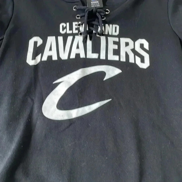NBA Cleveland Cavaliers long sleeve sweatshirt size medium - Picture 3 of 4
